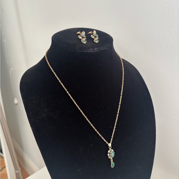 Gold-Tone Green Stone Pendant Necklace and Earring Set - Picture 5 of 7